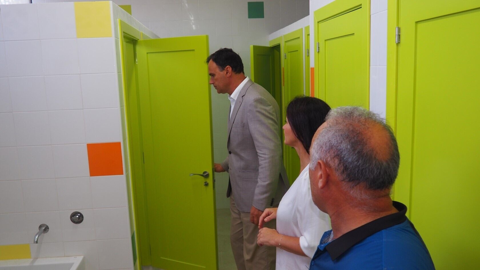 El Alcalde visita las obras que el Ayuntameinto está realizando en diversos colegios públicos (1)