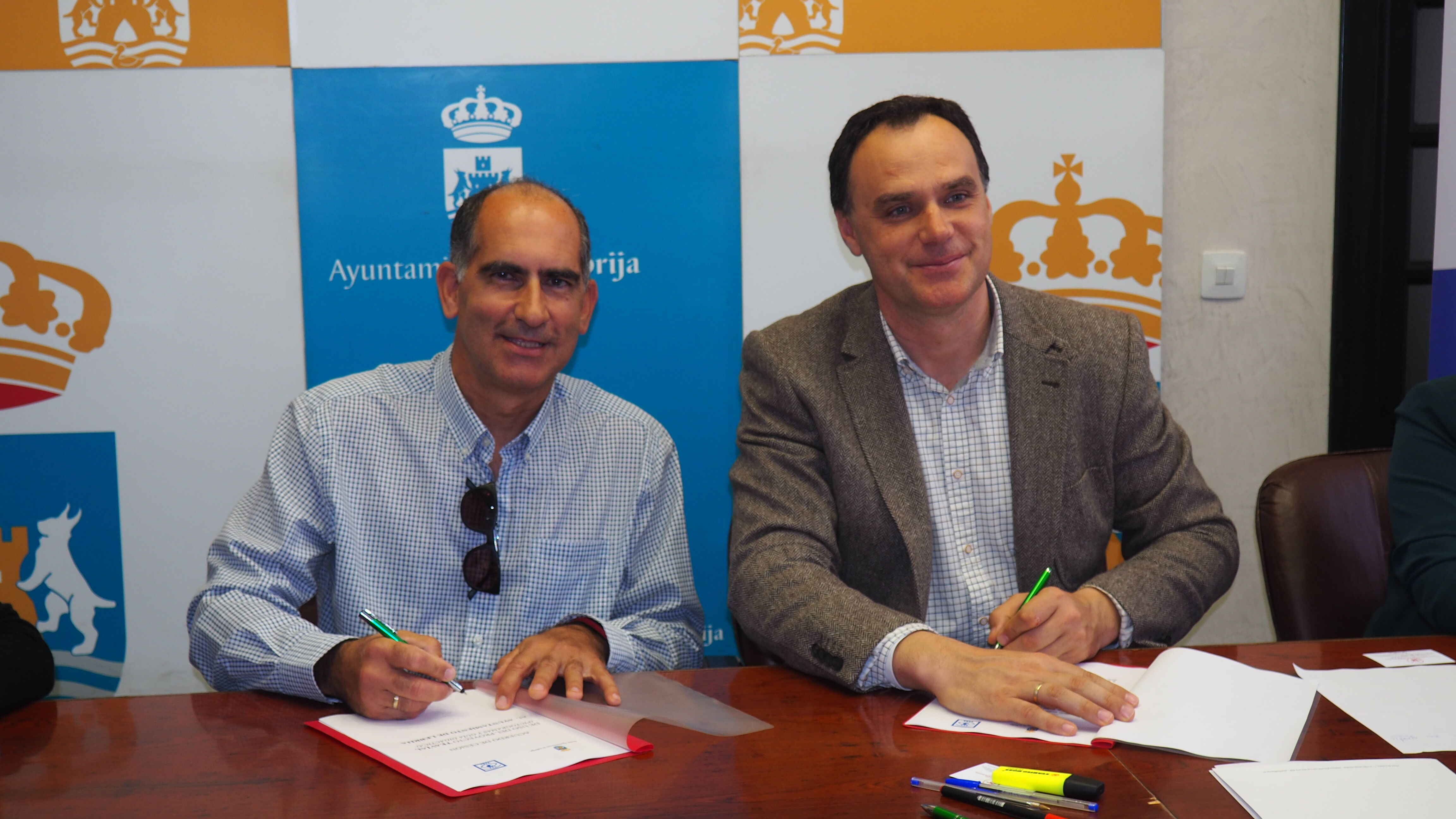 Firma convenio colaboración Ayto y TEAVIAL (2)
