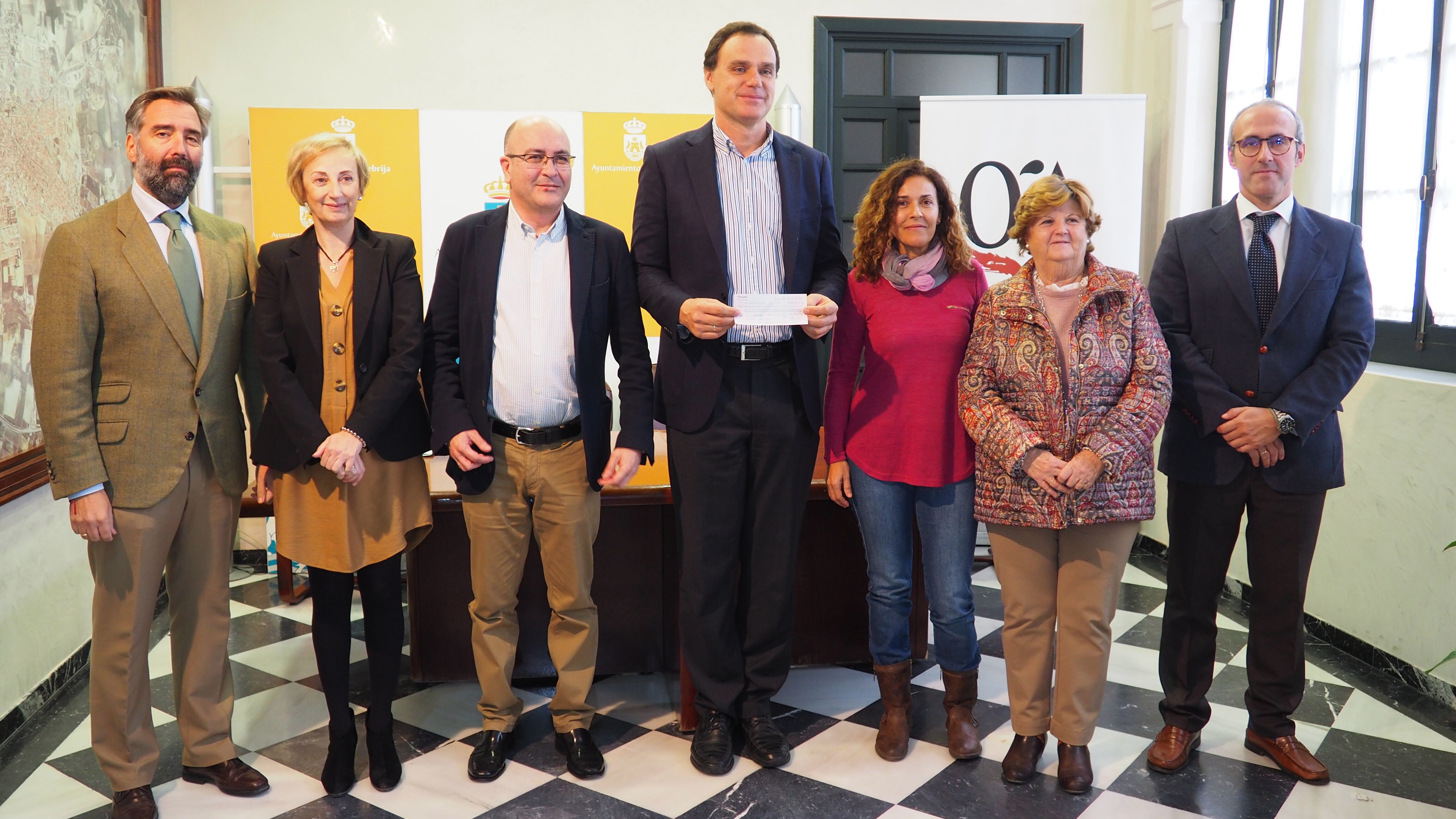 La Asociación ALPRED recibe 2.790 euros de manos del Colegio de Gestores Administrativos de Sevilla  (2)