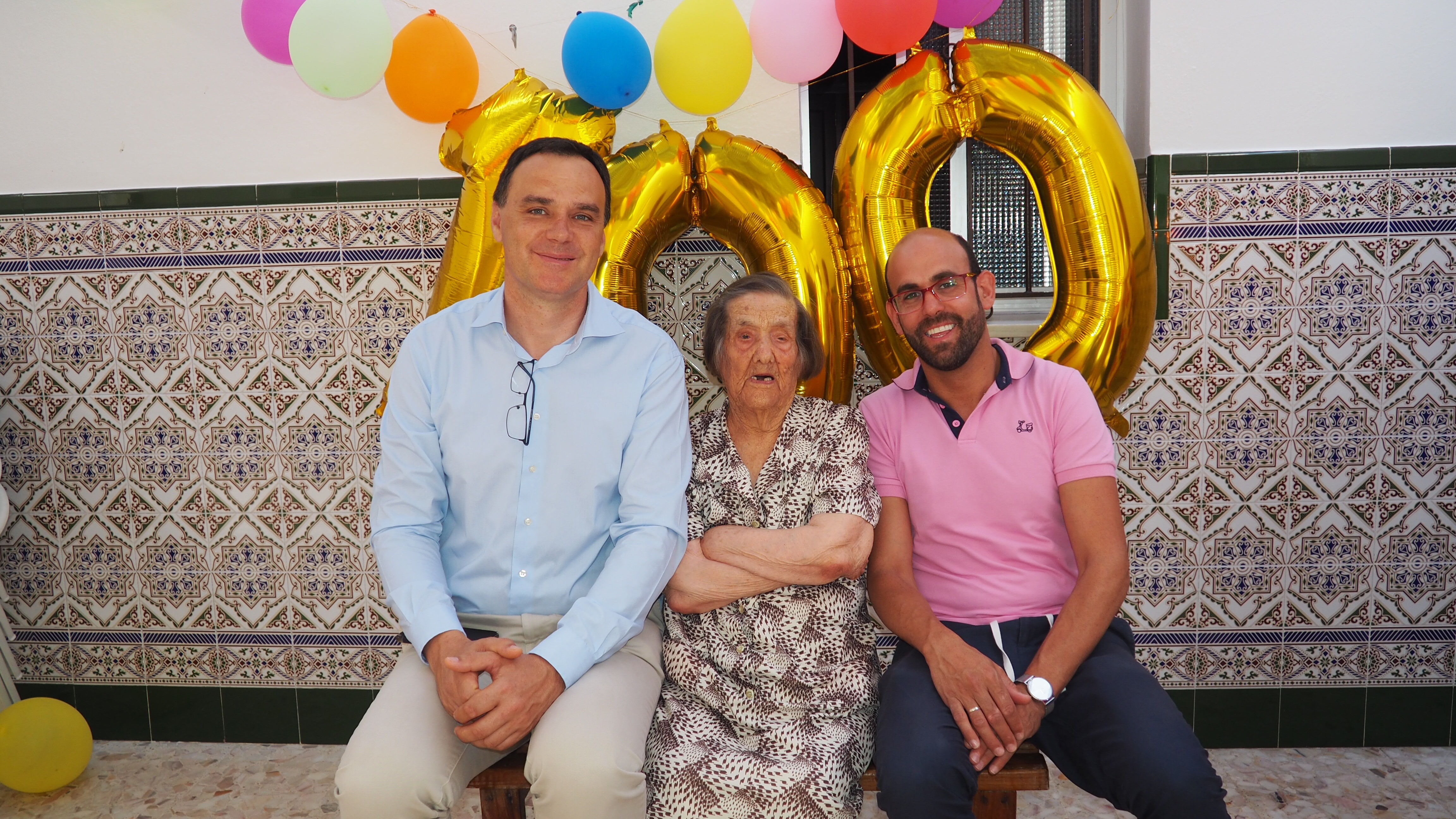 María Núñez celebra sus cien cumpleaños (4)