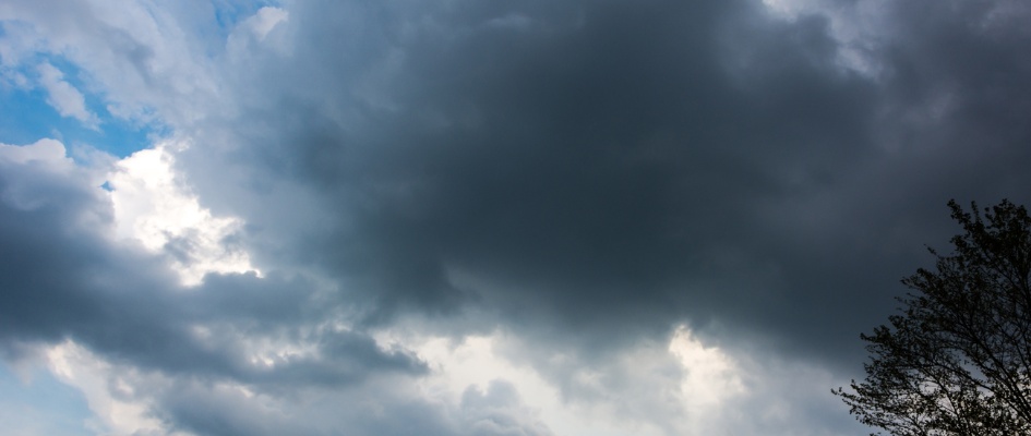 Día nublado - archivo