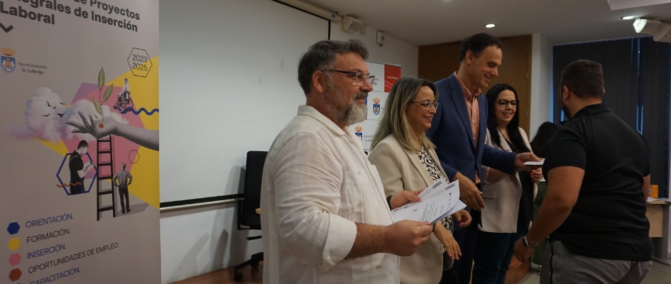 Entrega certificación formativa - Inserción Laboral (1)