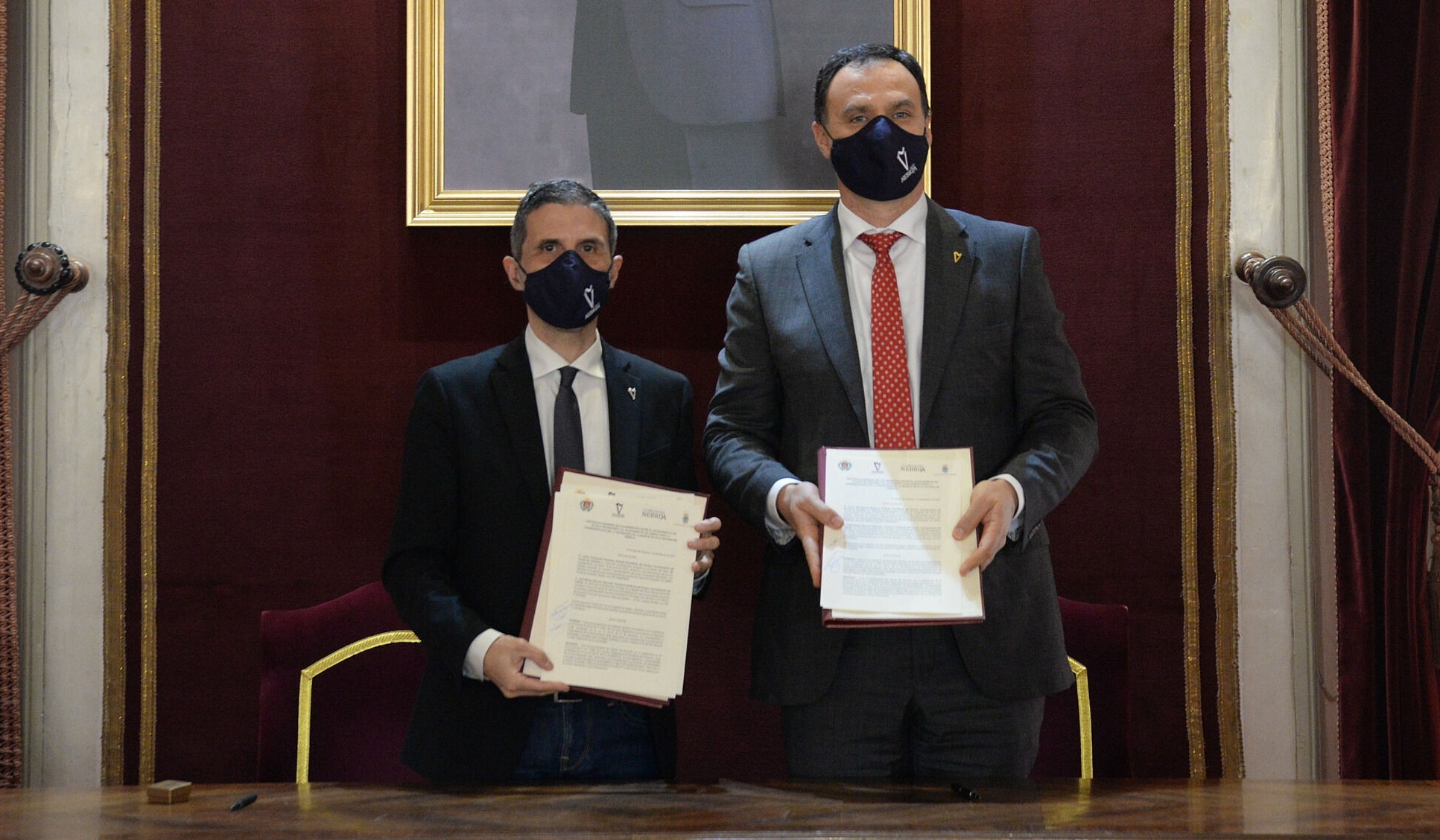 Firmado el protocolo de colabración Lebrija y Alcalá de Henares (2)