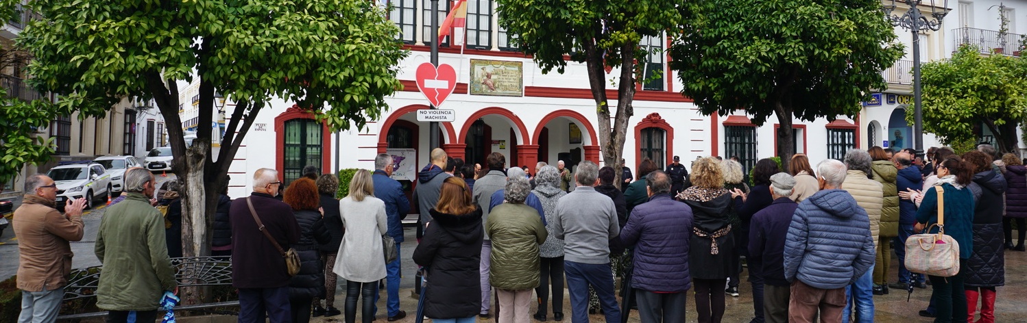 Minuto silencio Guardias Civiles - Lebrija (1)