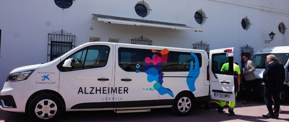 Persentación nueva furgoneta Asociación Alzheimer  (15)