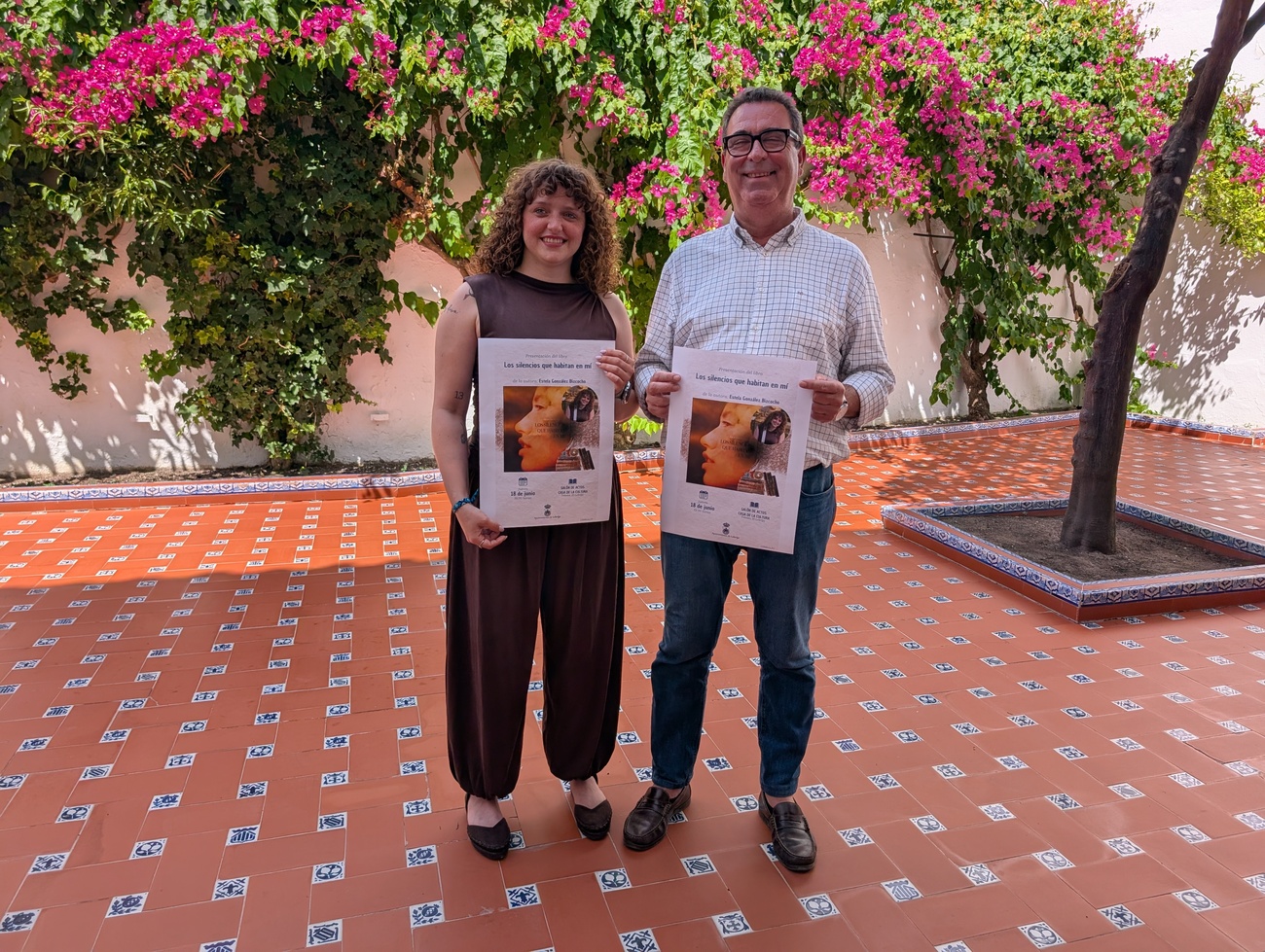 La Casa de la Cultura acogerá la presentación de Los silencios que habitan en mí, primera obra de la autora lebrijana Estela González Bizcocho