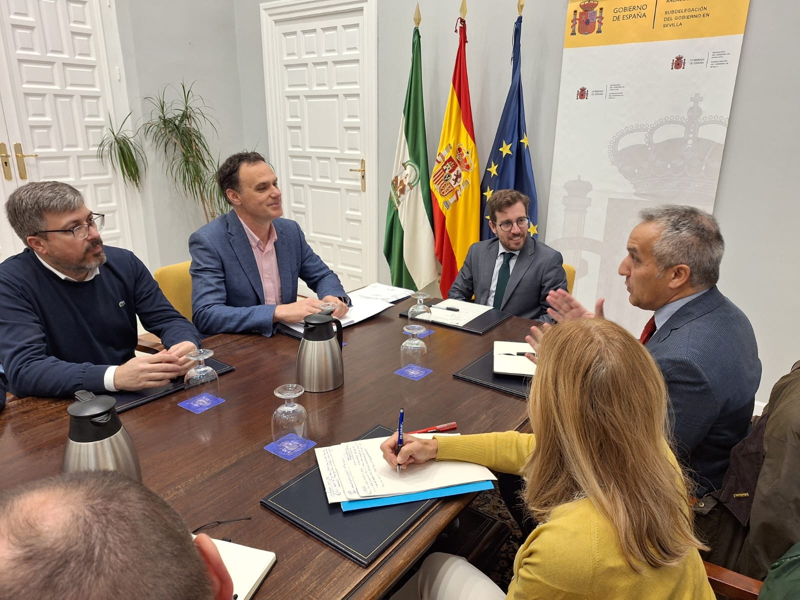 Reunión subdelegado del Gobierno en Sevilla (1)