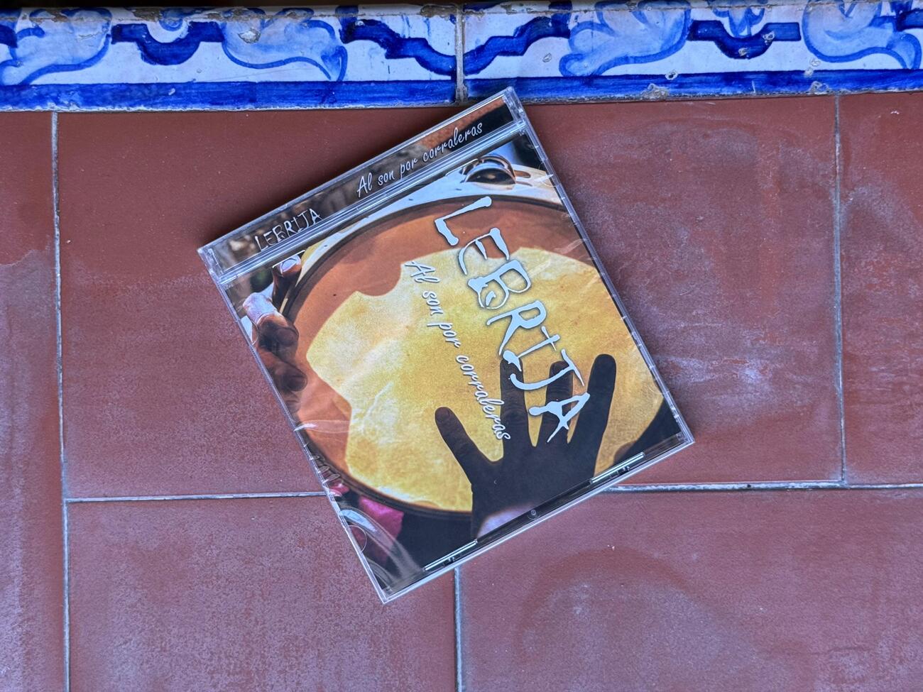 El Ayuntamiento pone a la venta el disco “Lebrija, al son por corraleras”, cuya recaudación se destinará a la promoción de las Cruces